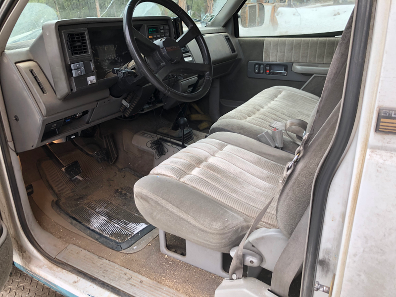 Illustration for article titled How A Stranger's Old Chevy Pickup Got Me Over The Snowy Rockies To The 'Holy Grail' Jeep Grand Cherokee